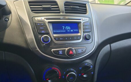 Hyundai Solaris II рестайлинг, 2015 год, 999 000 рублей, 16 фотография