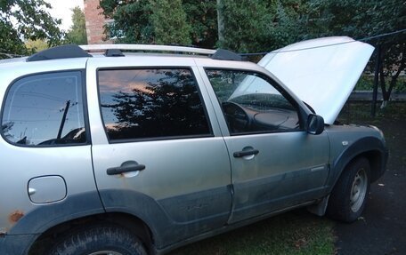Chevrolet Niva I рестайлинг, 2011 год, 228 000 рублей, 6 фотография