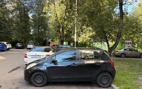 Toyota Yaris III рестайлинг, 2007 год, 450 000 рублей, 3 фотография