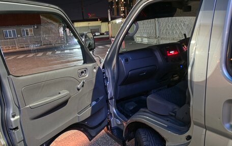 Nissan Caravan IV, 2001 год, 850 000 рублей, 9 фотография