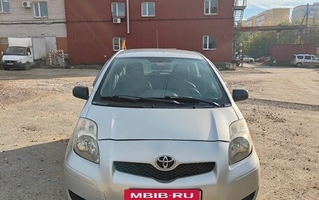 Toyota Yaris III рестайлинг, 2008 год, 550 000 рублей, 2 фотография