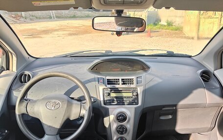 Toyota Yaris III рестайлинг, 2008 год, 550 000 рублей, 15 фотография