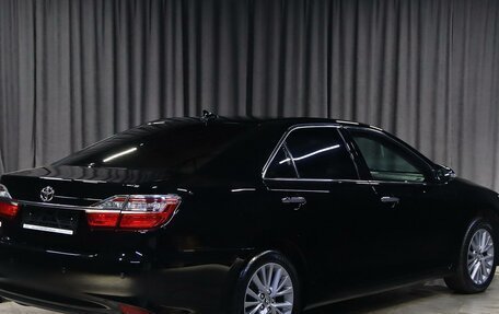 Toyota Camry, 2017 год, 1 899 000 рублей, 2 фотография