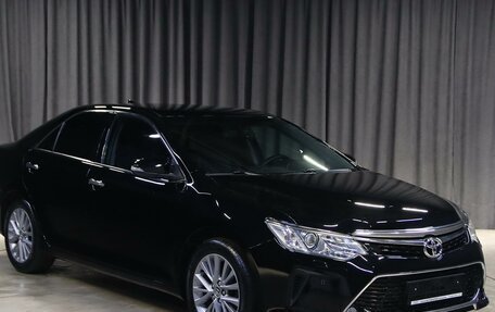 Toyota Camry, 2017 год, 1 899 000 рублей, 3 фотография