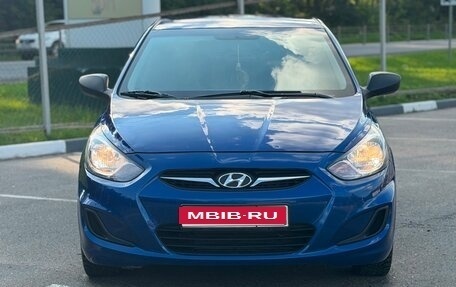 Hyundai Solaris II рестайлинг, 2011 год, 1 000 500 рублей, 1 фотография