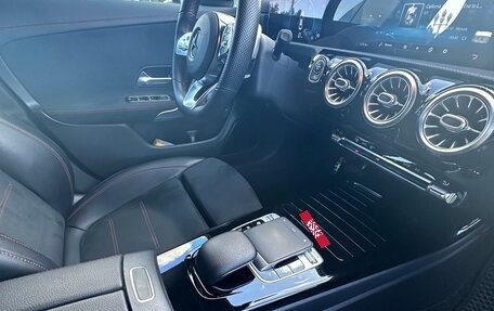 Mercedes-Benz CLA, 2019 год, 3 000 000 рублей, 19 фотография