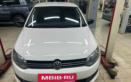 Volkswagen Polo VI (EU Market), 2013 год, 995 000 рублей, 2 фотография