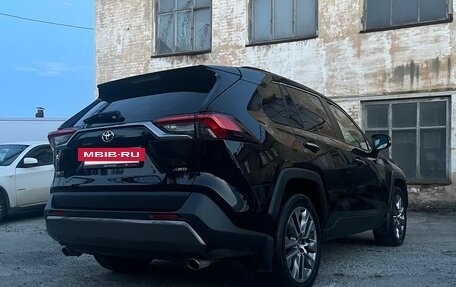 Toyota RAV4, 2020 год, 2 800 000 рублей, 7 фотография
