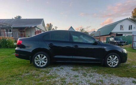 Volkswagen Jetta VI, 2013 год, 750 000 рублей, 3 фотография