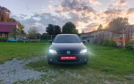 Volkswagen Jetta VI, 2013 год, 750 000 рублей, 1 фотография