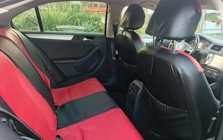 Volkswagen Jetta VI, 2013 год, 750 000 рублей, 12 фотография