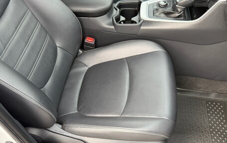 Toyota RAV4, 2019 год, 3 430 000 рублей, 23 фотография