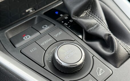 Toyota RAV4, 2019 год, 3 430 000 рублей, 31 фотография