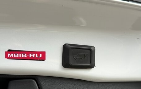 Toyota RAV4, 2019 год, 3 430 000 рублей, 30 фотография