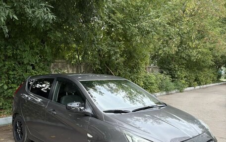 Hyundai Solaris II рестайлинг, 2011 год, 655 000 рублей, 2 фотография