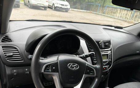 Hyundai Solaris II рестайлинг, 2011 год, 655 000 рублей, 10 фотография