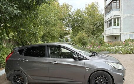 Hyundai Solaris II рестайлинг, 2011 год, 655 000 рублей, 8 фотография