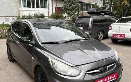 Hyundai Solaris II рестайлинг, 2011 год, 655 000 рублей, 7 фотография
