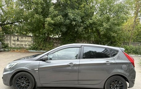 Hyundai Solaris II рестайлинг, 2011 год, 655 000 рублей, 13 фотография