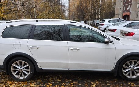 Volkswagen Passat B7, 2013 год, 1 580 000 рублей, 2 фотография