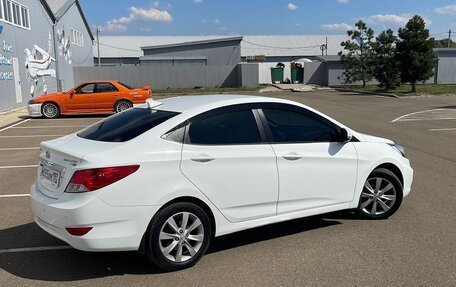 Hyundai Solaris II рестайлинг, 2011 год, 950 000 рублей, 2 фотография