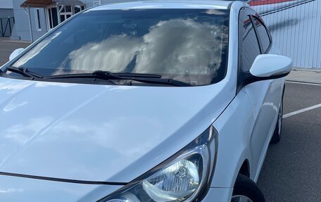 Hyundai Solaris II рестайлинг, 2011 год, 950 000 рублей, 4 фотография