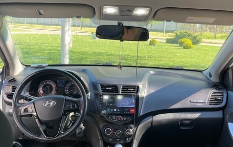 Hyundai Solaris II рестайлинг, 2011 год, 950 000 рублей, 13 фотография