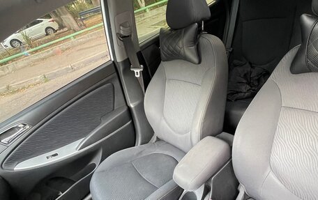 Hyundai Solaris II рестайлинг, 2011 год, 950 000 рублей, 16 фотография