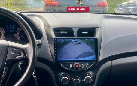 Hyundai Solaris II рестайлинг, 2011 год, 950 000 рублей, 15 фотография