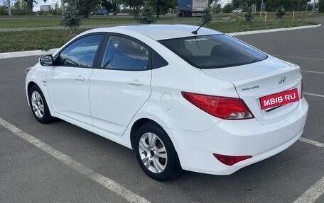 Hyundai Solaris II рестайлинг, 2016 год, 1 100 000 рублей, 5 фотография