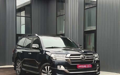 Toyota Land Cruiser 200, 2019 год, 7 500 000 рублей, 1 фотография