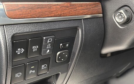Toyota Land Cruiser 200, 2019 год, 7 500 000 рублей, 7 фотография