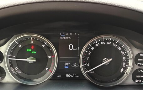 Toyota Land Cruiser 200, 2019 год, 7 500 000 рублей, 6 фотография