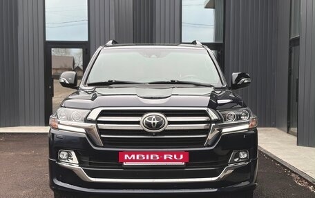 Toyota Land Cruiser 200, 2019 год, 7 500 000 рублей, 4 фотография