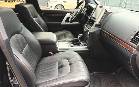 Toyota Land Cruiser 200, 2019 год, 7 500 000 рублей, 20 фотография