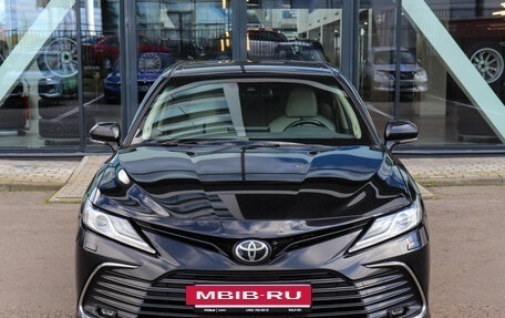 Toyota Camry, 2021 год, 2 879 000 рублей, 2 фотография
