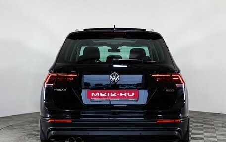 Volkswagen Tiguan II, 2019 год, 2 199 000 рублей, 6 фотография