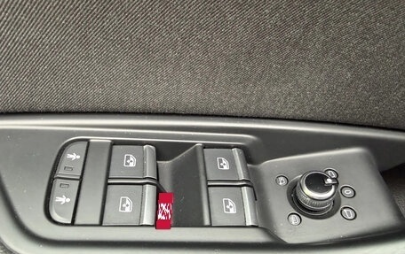 Audi A4, 2017 год, 1 850 000 рублей, 7 фотография