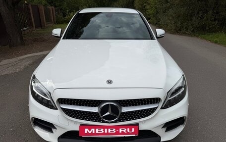 Mercedes-Benz C-Класс, 2018 год, 3 300 000 рублей, 4 фотография
