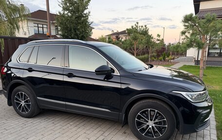 Volkswagen Tiguan II, 2020 год, 2 650 000 рублей, 3 фотография