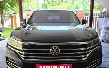 Volkswagen Touareg III, 2020 год, 5 785 000 рублей, 2 фотография