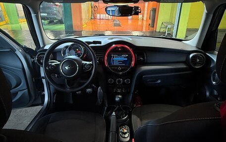 MINI Hatch, 2018 год, 1 800 000 рублей, 8 фотография