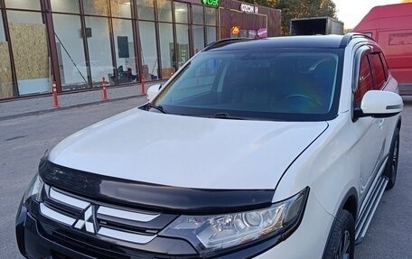 Mitsubishi Outlander III рестайлинг 3, 2017 год, 1 800 000 рублей, 2 фотография
