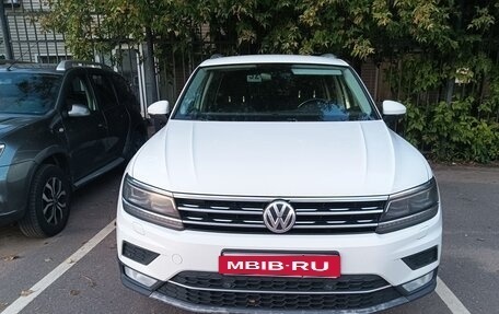 Volkswagen Tiguan II, 2017 год, 1 682 000 рублей, 2 фотография