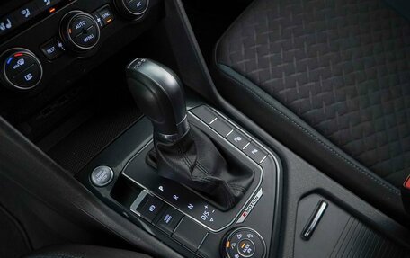 Volkswagen Tiguan II, 2019 год, 2 300 444 рублей, 15 фотография