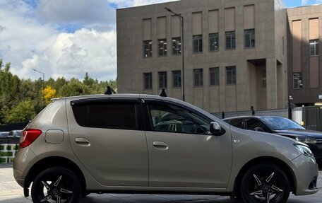 Renault Sandero II рестайлинг, 2014 год, 695 000 рублей, 5 фотография
