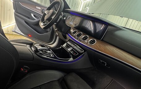 Mercedes-Benz E-Класс, 2016 год, 2 400 000 рублей, 11 фотография