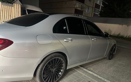 Mercedes-Benz E-Класс, 2016 год, 2 400 000 рублей, 26 фотография