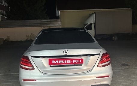 Mercedes-Benz E-Класс, 2016 год, 2 400 000 рублей, 28 фотография
