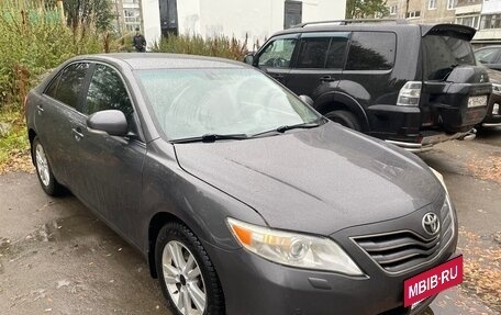 Toyota Camry, 2011 год, 955 000 рублей, 2 фотография